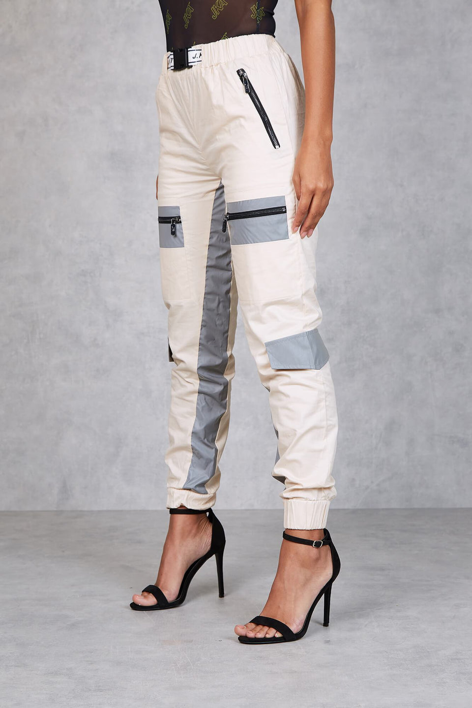 Kazuya Reflective Cargo Pants - Beige